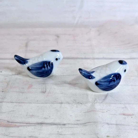 Rothschilds‎ Set 2 Porcelain Blue White Bird Chopstick Rests - Picture 3 of 6